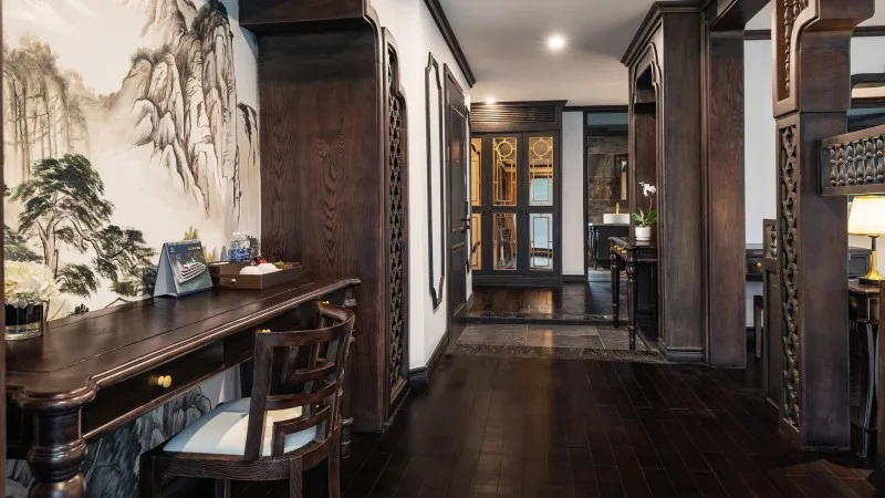 The cozy and antique style in cabin