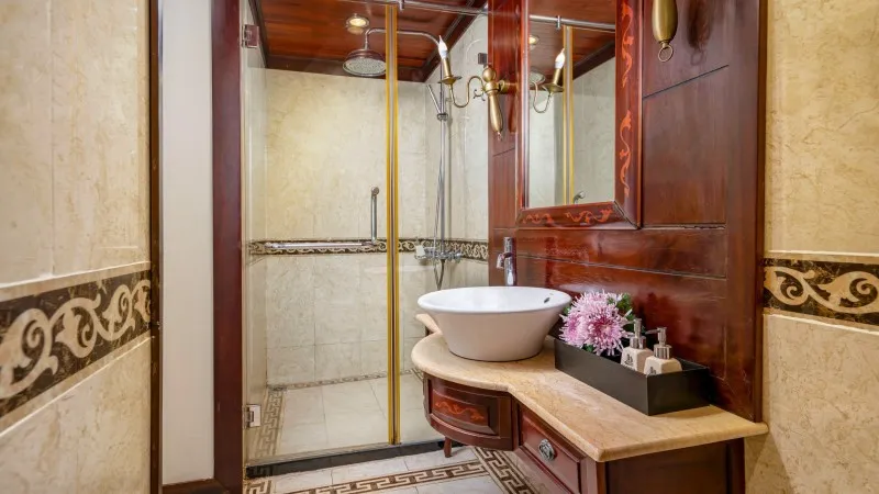 En-suite Bathroom