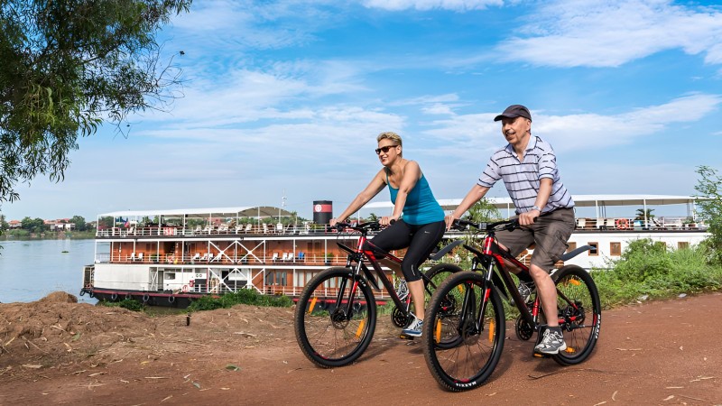 Biking to the rustic countryside