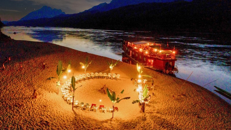 Poetic Setting For Barbecue Dinner
