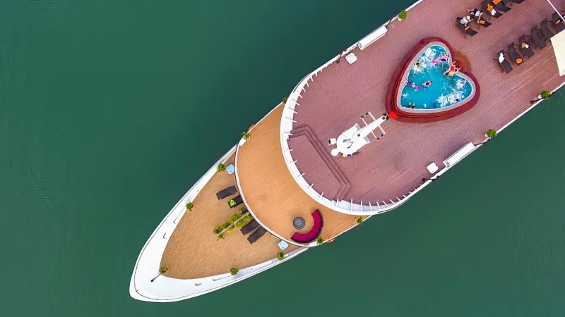 The cruise from above