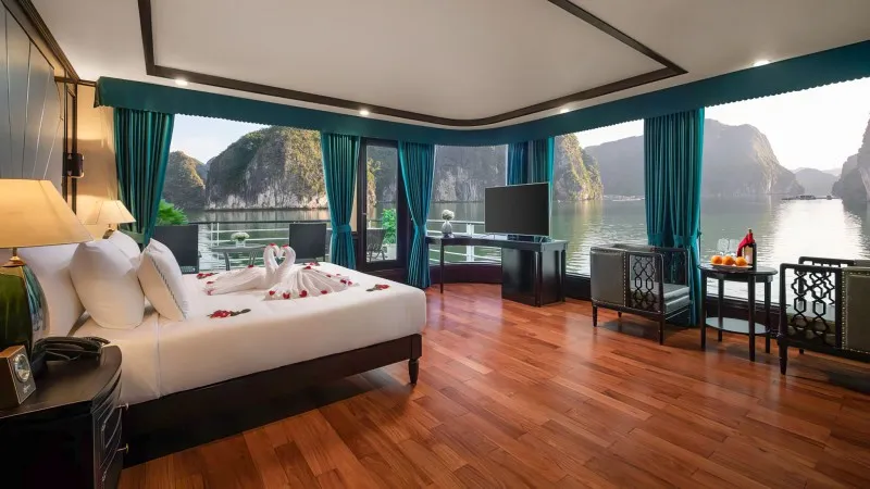 Sightsee the majestic bay