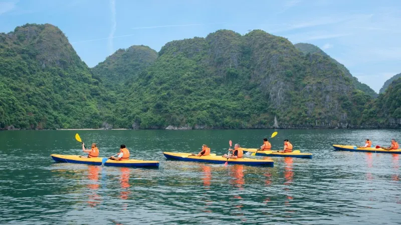 Have fun with kayak activity