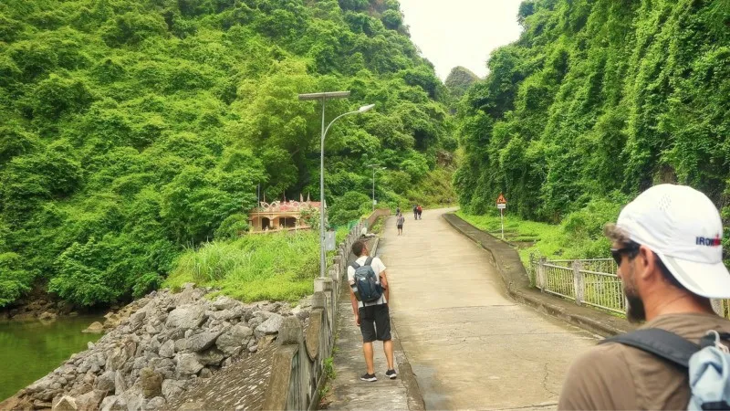 The path to Viet Hai Village