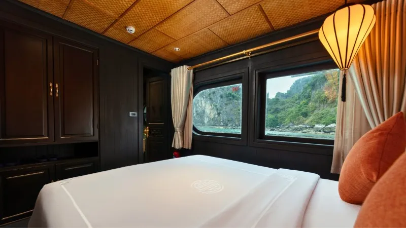 Double Room With Ocean View Window