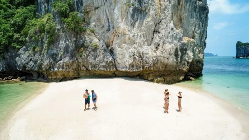 Ba Trai Dao beach