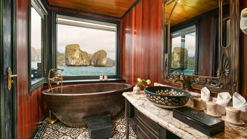 Ultramodern En-Suite Bathroom