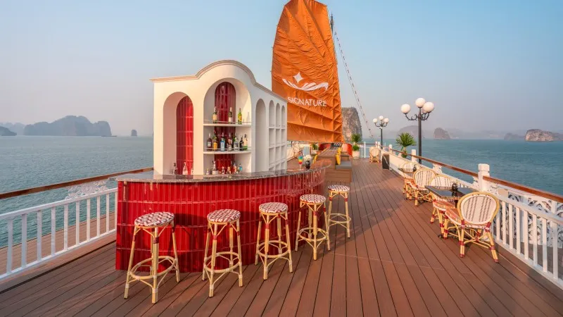 Breezy Sky Bar