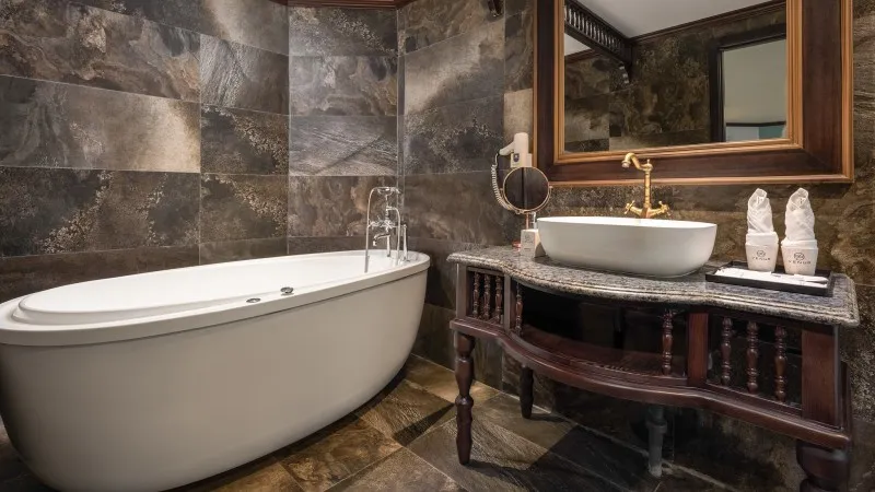 Relax in the Modern Bathtub