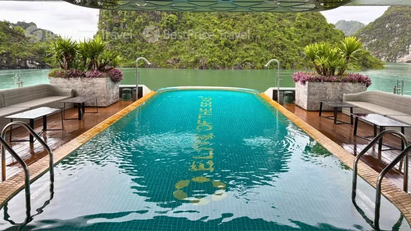Grand Infinity Pool