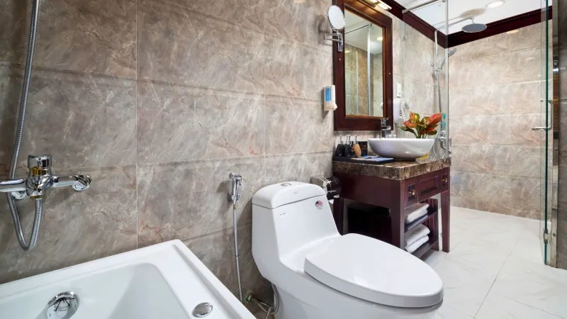 Spacious Bathroom
