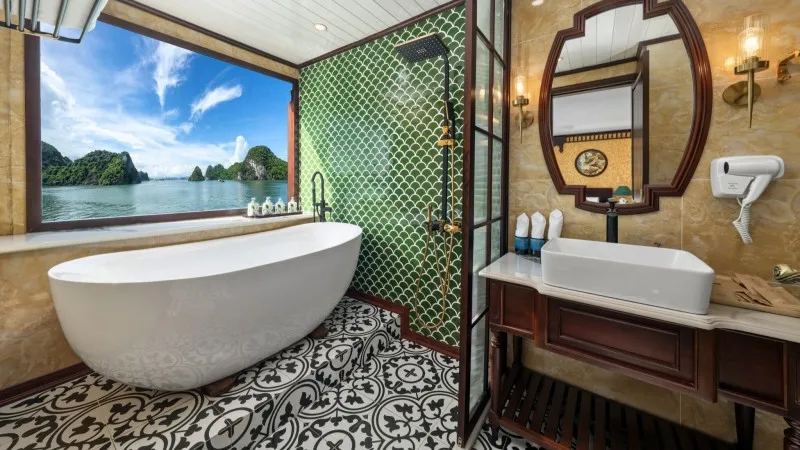 Clean & Modern Bathroom