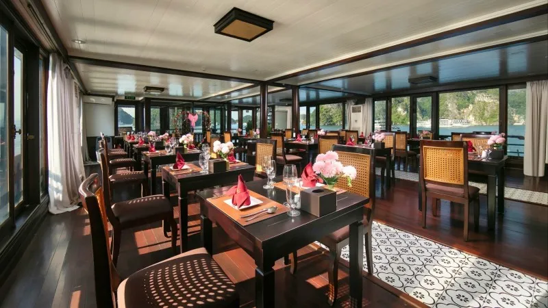 Floor-to-ceiling Windows