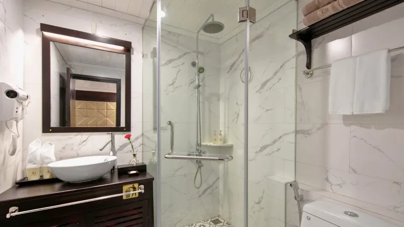 En Suite Bathroom