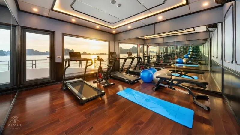 Gym room with Bay view