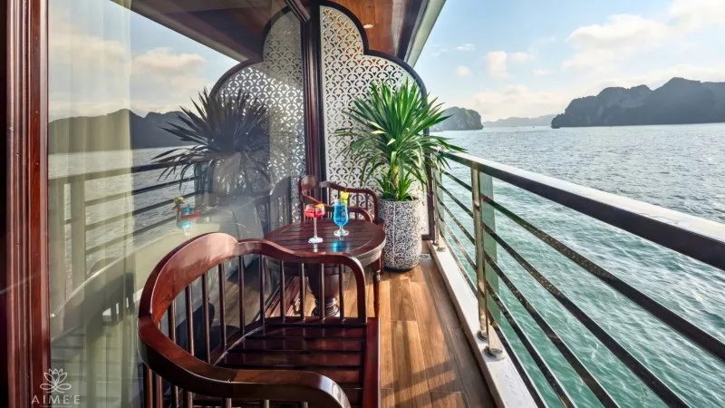 Airy Private Balcony