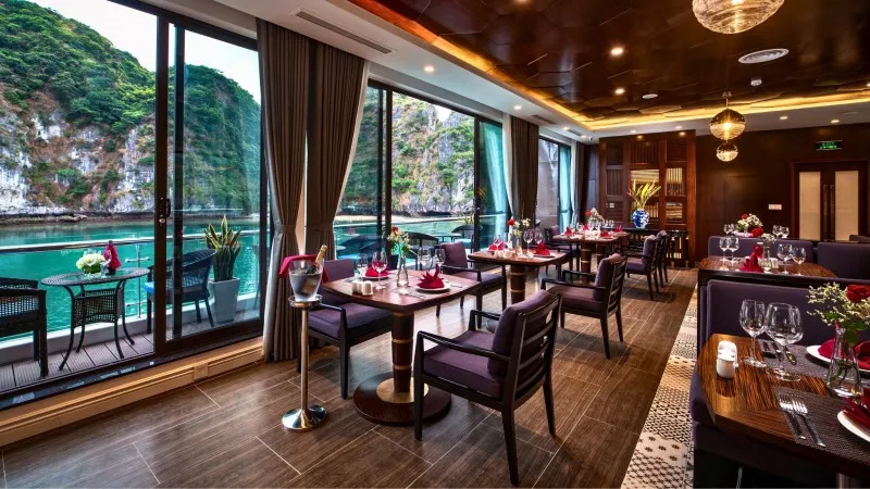 Scenic Fine Dining Experience