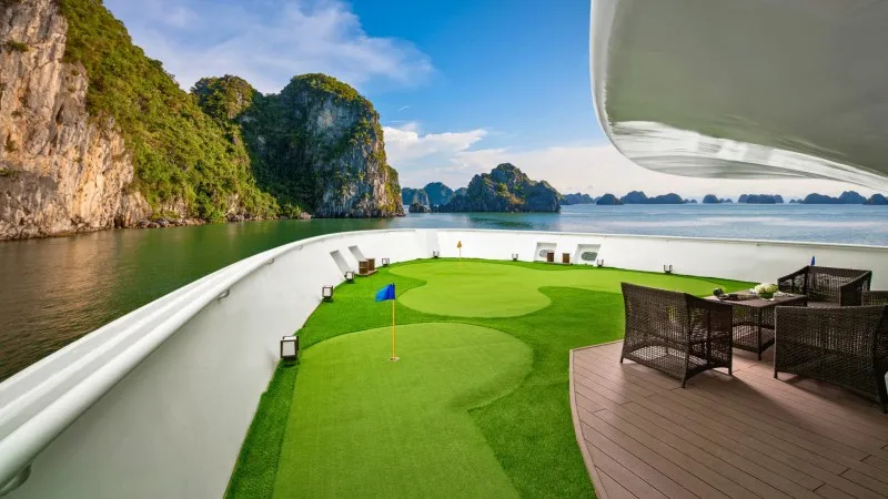Exclusive Mini Golf On Board