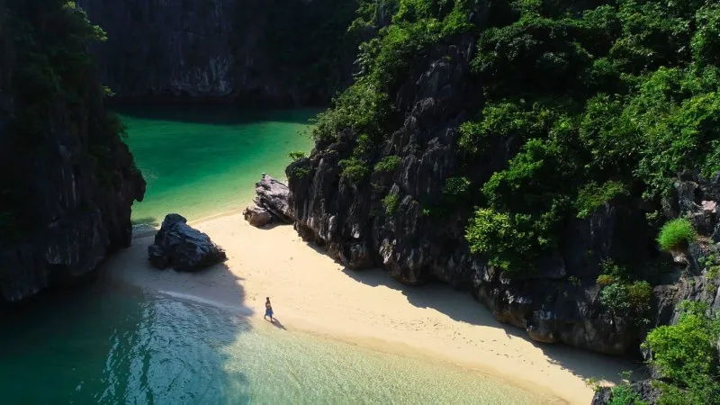 Ba Trai Dao Beach