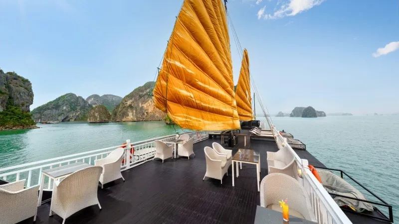 Airy Sundeck