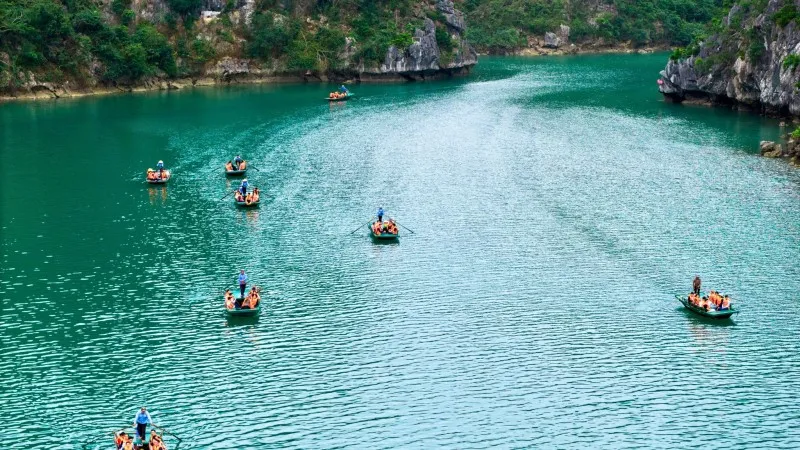 Explore Lan Ha Bay