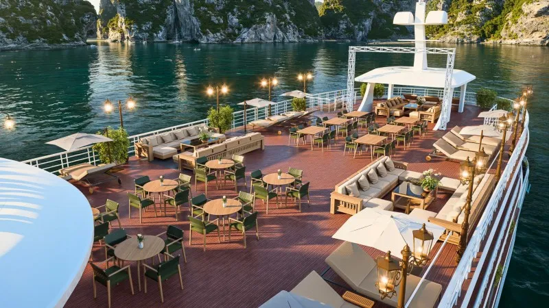 Vast Sundeck for sightseeing