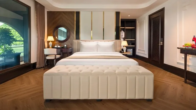 Moon Suite