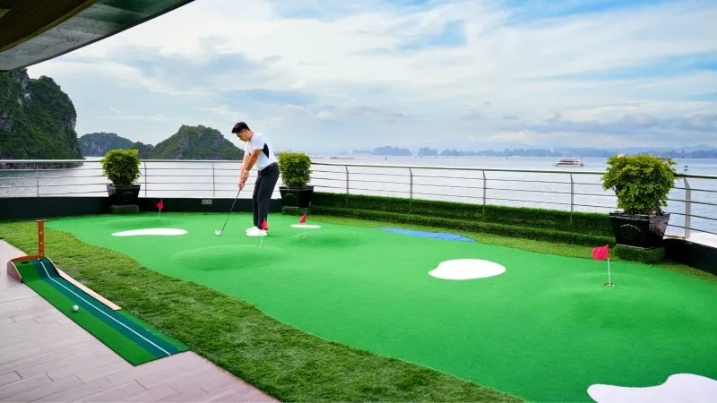 Play in the Mini Golf Course