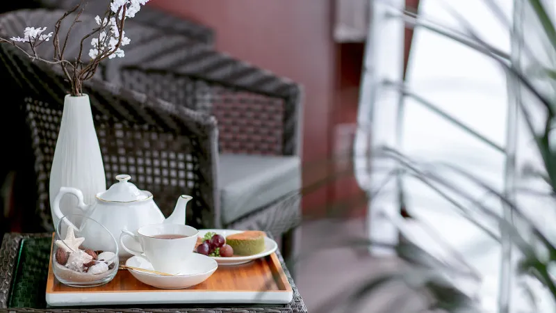 Complimentary drinks and food inroom