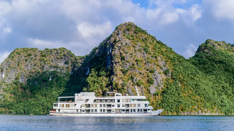 Era Cruises Sailing Through Halong Bay