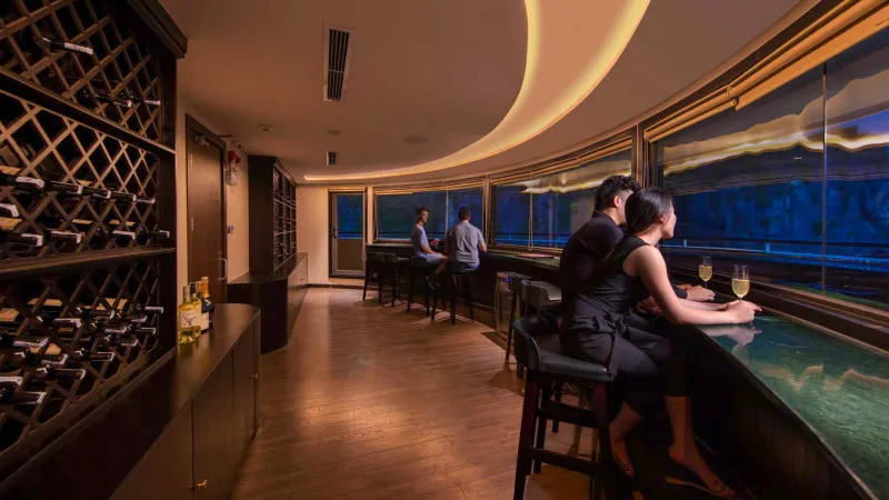 Great sea view in luxury bistro bar