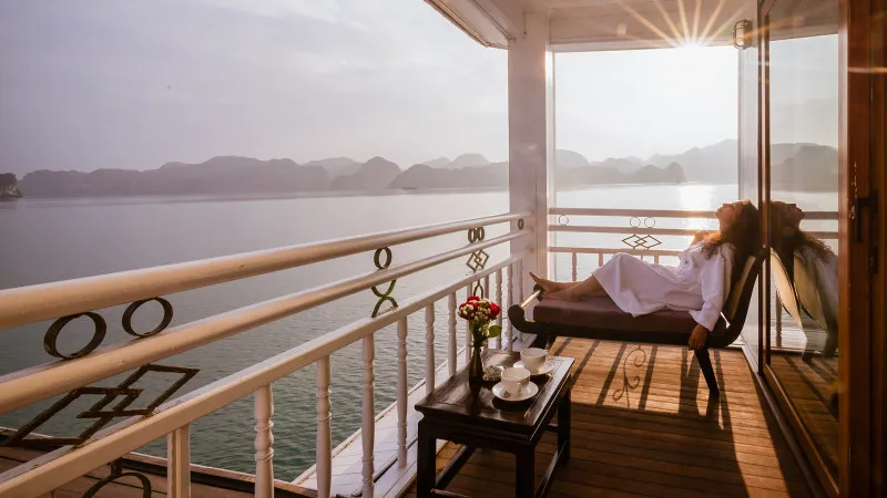 Immerse in Lan Ha Bay dusk