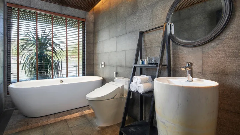 Junior Luxurious Bathroom