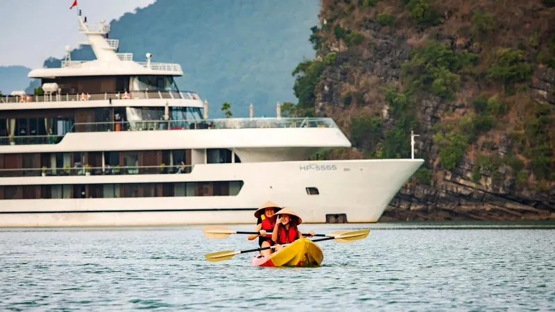 Kayaking To Lan Ha Bay