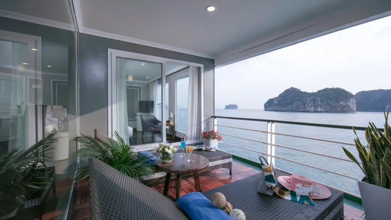 Enjoy breathtaking Lan Ha Bay