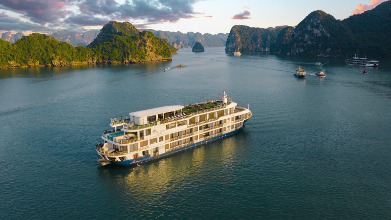 Mon Cheri Halong Bay Cruise has been one of the most favorite cruises in recent years.