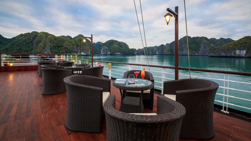 Soak up Lan Ha Bay view on sundeck
