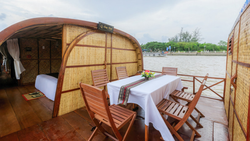 Outdoor Dining Space