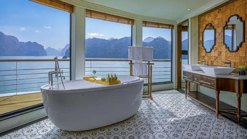 Marvelous vision from presidential bathroom