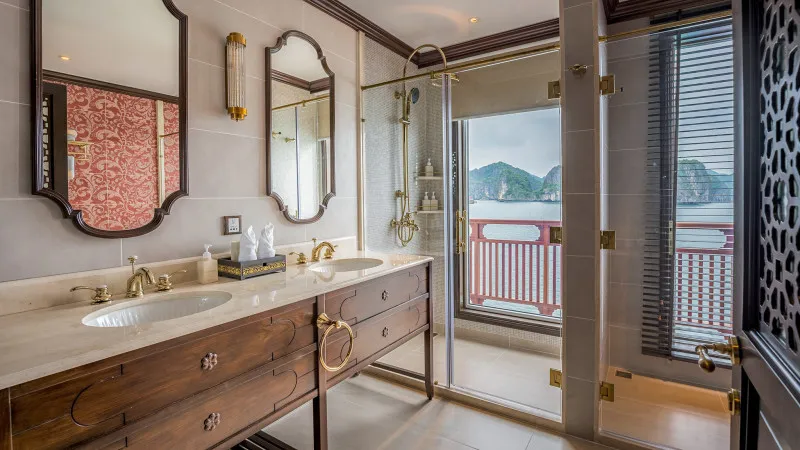 Wide bathroom space