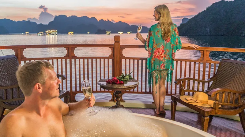 The Front Balcony Jacuzzi