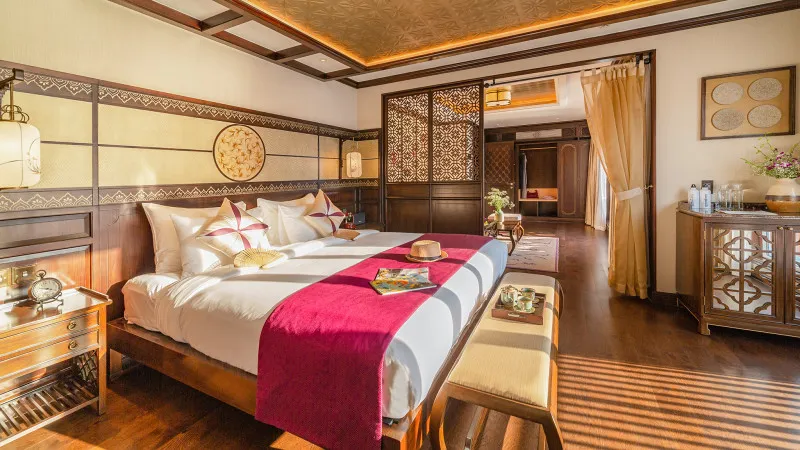 Regency Suite Grace Orchid