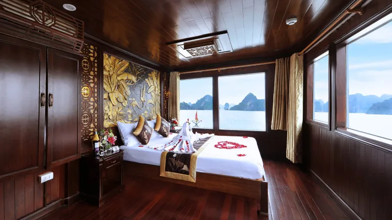 Honeymoon Suite