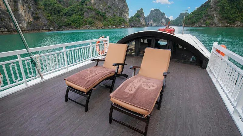 Sharing private romantic moments on sundeck