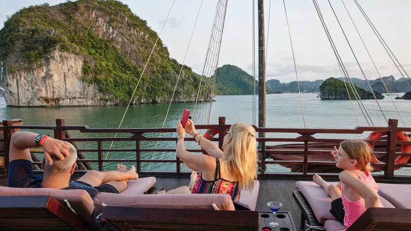 Family bonding among miraculous bay