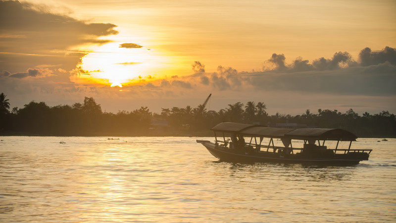 The Beauty Of Sunset Covering River Cruise