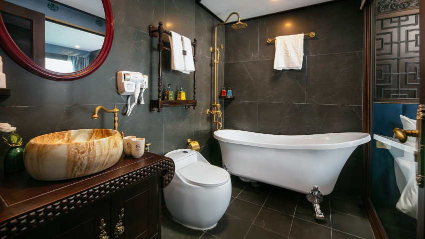 Nostalgia Cruise: 5 Star Standard Bathroom