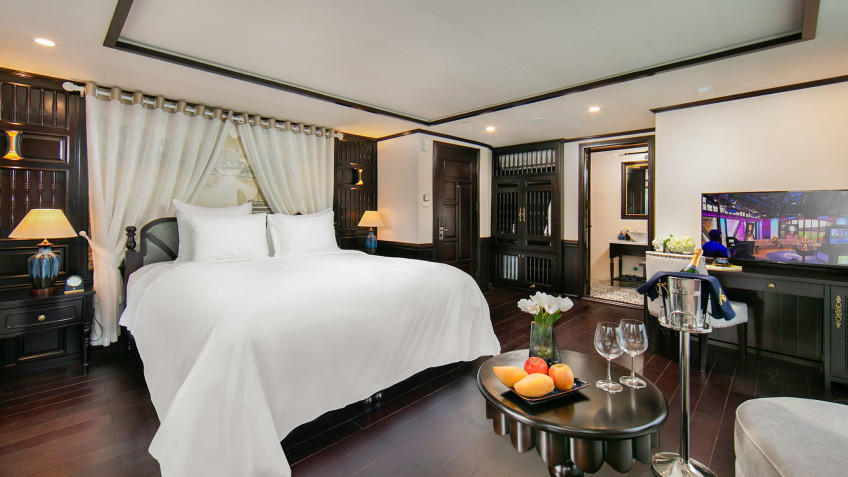 Hermes Cruise: 5 Star Suite