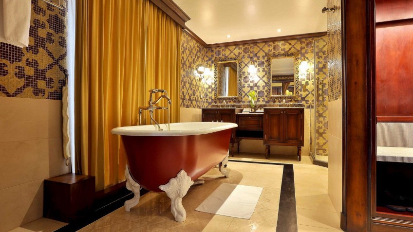Royal Suite Bathroom