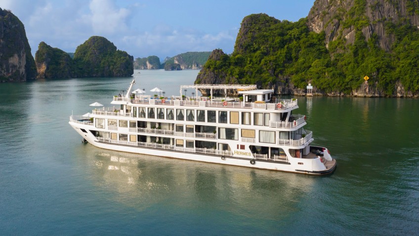 Hermes Cruise: Luxurious Ship Model